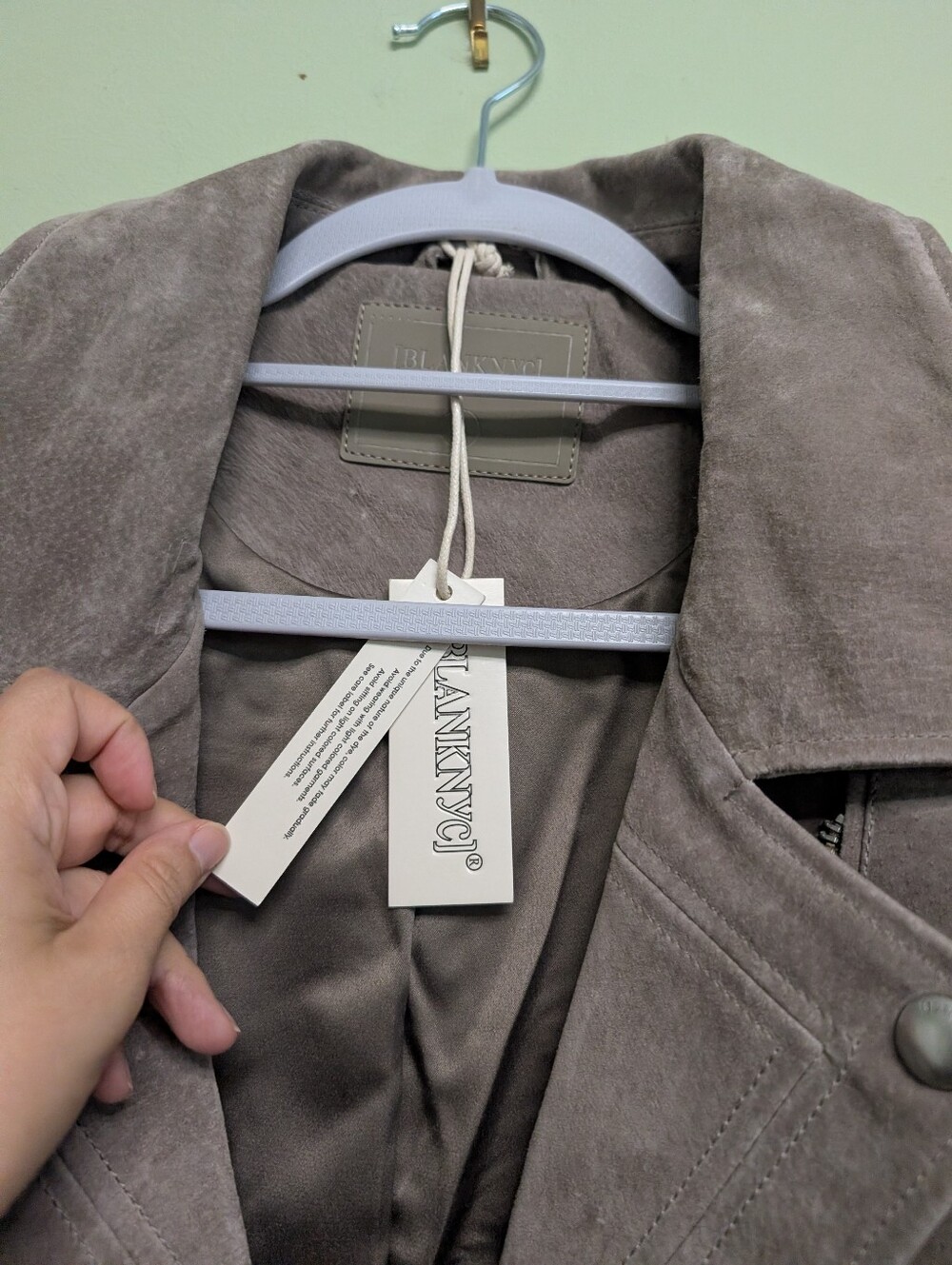 NWT 100% Suede Cropped Moto Jacket - Taupe - Picture 5 of 7